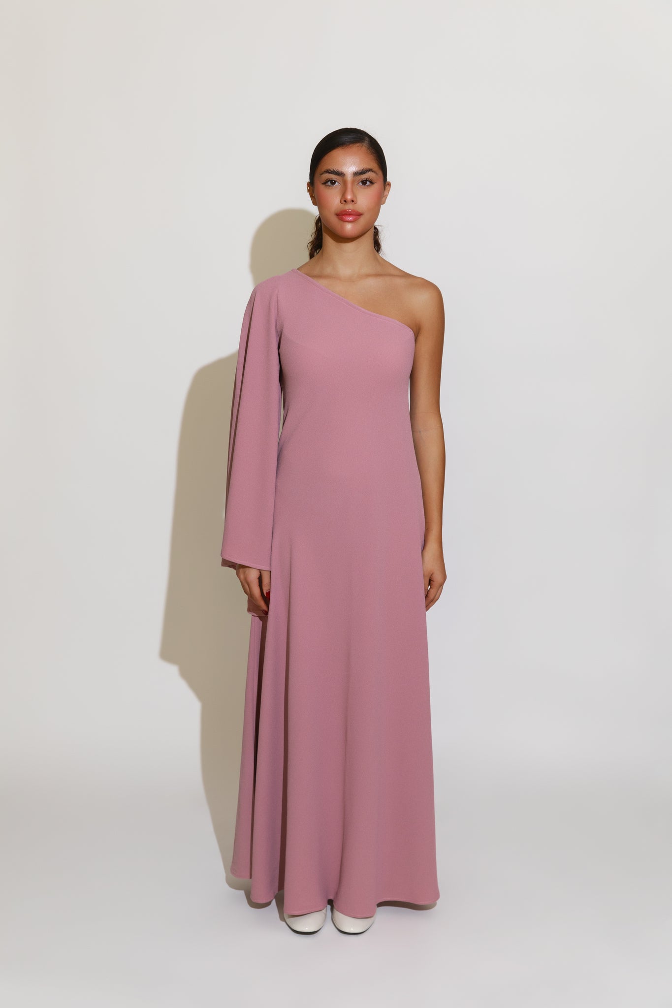 ruched one-shoulder stretch crepe dress Betsy & Adam Women's Long Sleeveless One Shoulder Side Scuba Gown, Green, 2 at Amazon Women's Clothing store creating a classic column silhouette Katrin Green One Shoulder Ruched